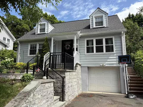 33 Yantecaw Ave, Bloomfield, NJ 07003