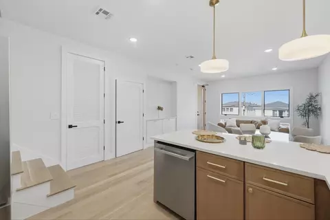 98 Western Ave #1, Jersey City, NJ 07307