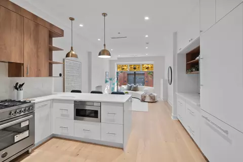 225 Montgomery St #1, Jersey City, NJ 07302