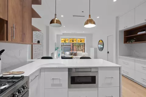 225 Montgomery St #1, Jersey City, NJ 07302