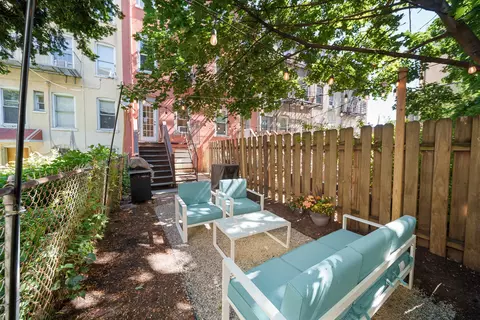 349 7th St #1R, Jersey City, NJ 07302