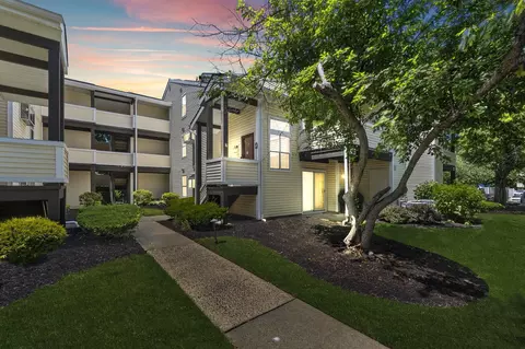 121 Country Club Dr #10, Union, NJ 07083