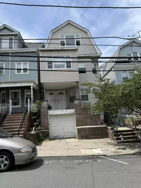 231 Jewett Ave, Jersey City, NJ 07304