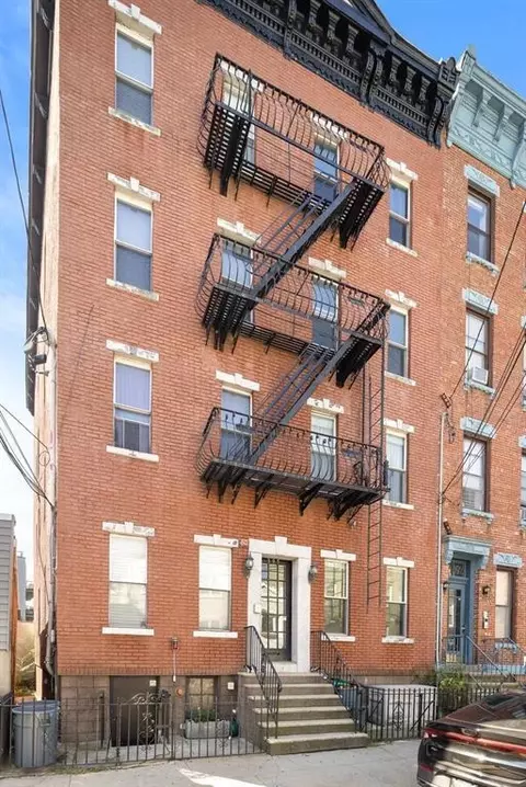 395 2nd St #3R, Jersey City, NJ 07302