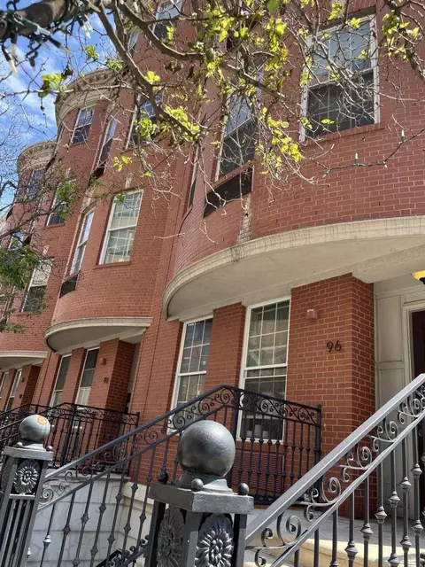 96 Tidewater St #4D, Jersey City, NJ 07302