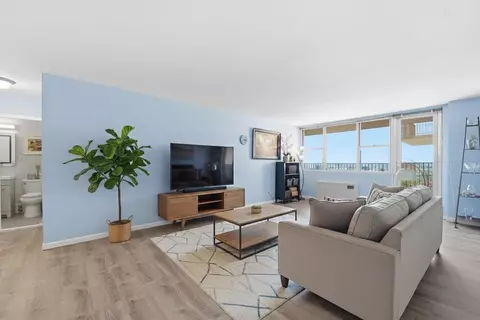6040 Blvd E #26J, West New York, NJ 07093