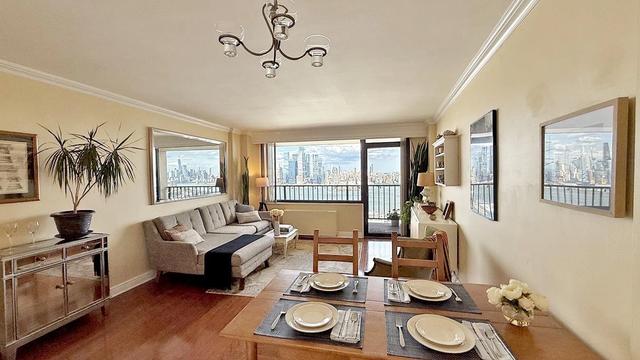 380 Mountain Rd #2006, Union City, NJ 07087