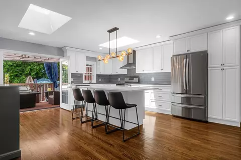 46 43rd St, Bayonne, NJ 07002