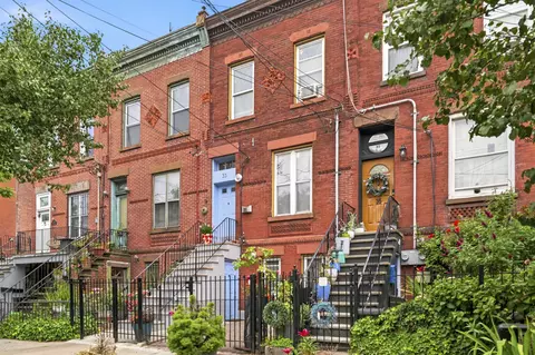 33 Park St, Jersey City, NJ 07304