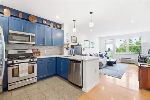 15 Freedom Way #406, Jersey City, NJ 07305