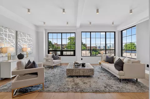 31 Bayview Ave #2, Jersey City, NJ 07305