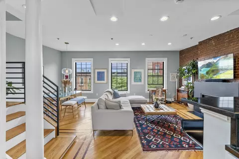 121 Bloomfield St #3, Hoboken, NJ 07030