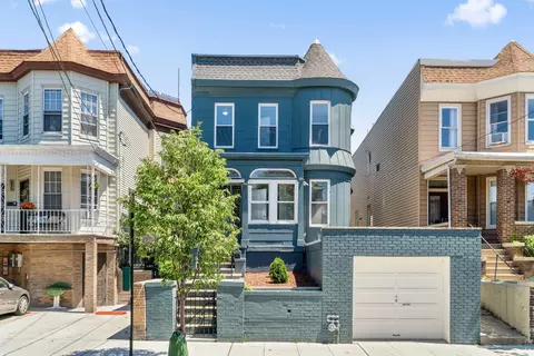 616 16th St, Union City, NJ 07087
