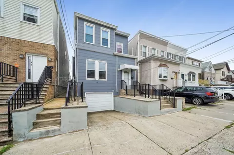 32 E 46th St, Bayonne, NJ 07002