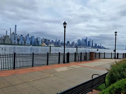 411 Newburgh Ct, West New York, NJ 07093