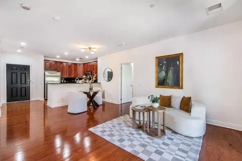 7400 River Rd #302, North Bergen, NJ 07047