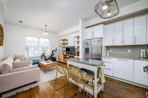 349 3rd St #3A, Jersey City, NJ 07302