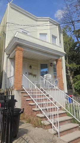 17 Bayside Pl, Jersey City, NJ 07305