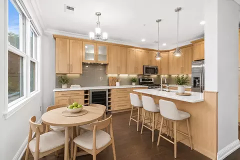 338 Oswego Ct, West New York, NJ 07093