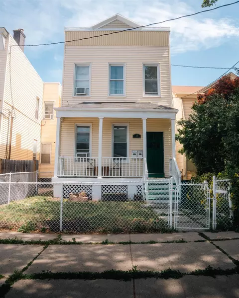 30 Gardner Ave, Jersey City, NJ 07304