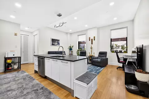 4 Beacon Way #414, Jersey City, NJ 07304