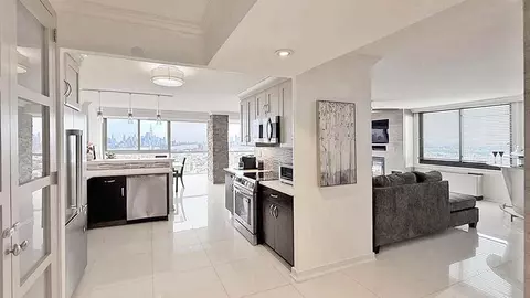 380 Mountain Rd #2113, Union City, NJ 07087