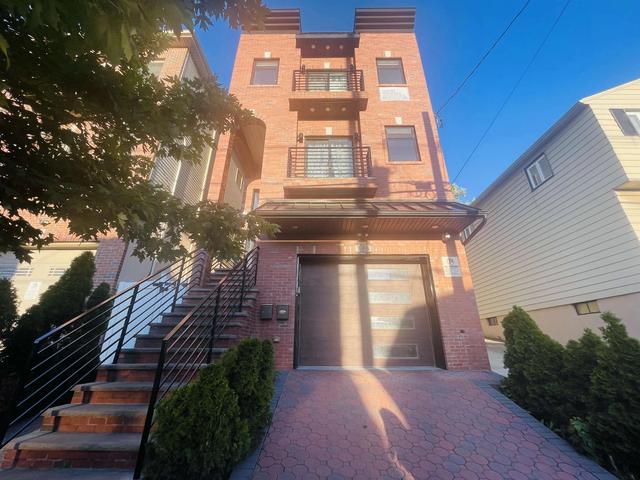 586 Liberty Ave, Jersey City, NJ 07307