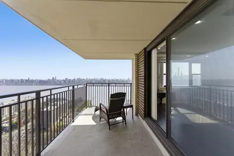 7855 Blvd E #17I, North Bergen, NJ 07047