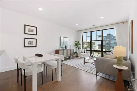 386 5th St #402, Jersey City, NJ 07302