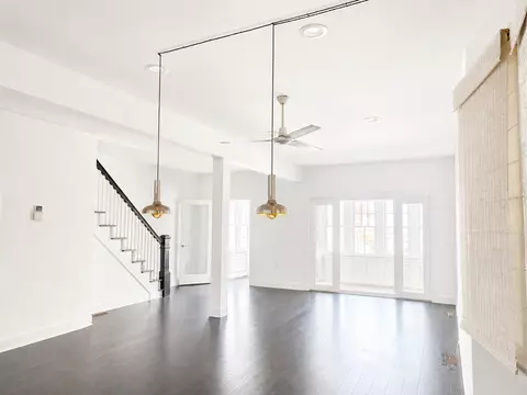 528 Undercliff Ave, Edgewater, NJ 07020