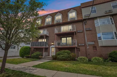 13 Zabriskie Ave #1B, Bayonne, NJ 07002
