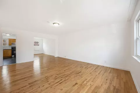 180 W 26th St, Bayonne, NJ 07002