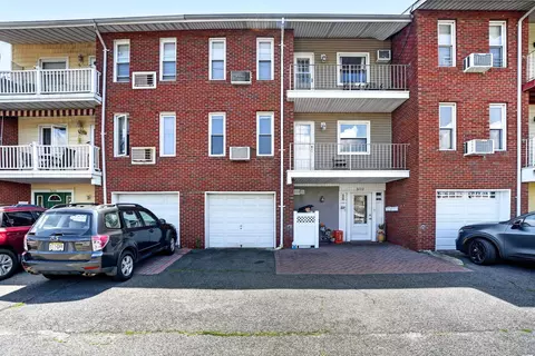 502 Avenue C, Bayonne, NJ 07002