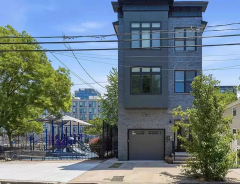 366 Whiton St #1, Jersey City, NJ 07304
