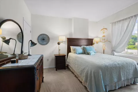 1104 City Pl, Edgewater, NJ 07020