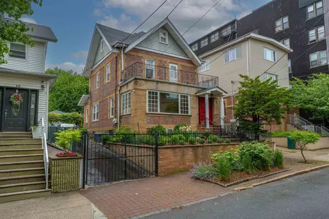 17 77th St, North Bergen, NJ 07047