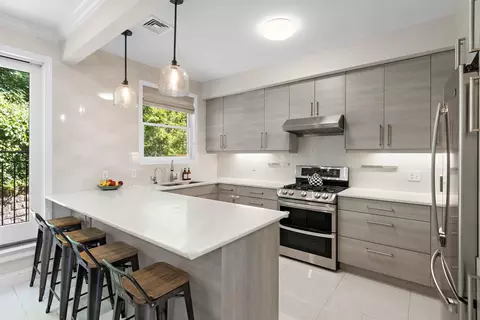 55 W 19th St, Weehawken, NJ 07086