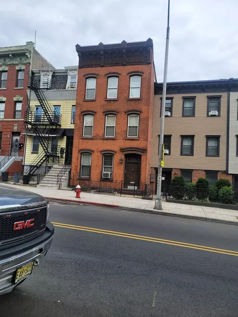 774 Grand St, Jersey City, NJ 07304