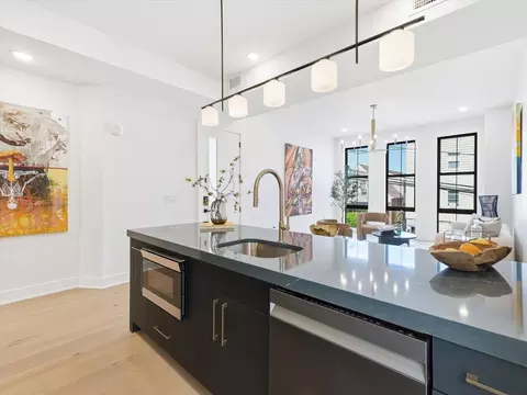 15 Manhattan Ave #201, Jersey City, NJ 07307