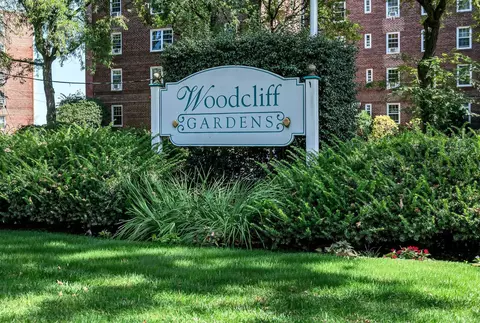8300 Blvd E #4D, North Bergen, NJ 07047