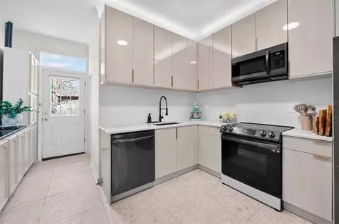 609 New York Ave #1R, Union City, NJ 07087