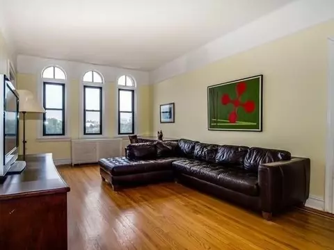 131 Kensington Ave #E2, Jersey City, NJ 07304