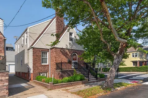 111 W 57th St, Bayonne, NJ 07002
