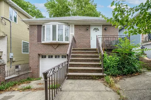 197 26th St, Bayonne, NJ 07002