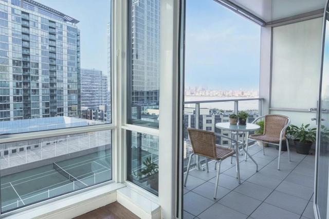 20 Newport Pkwy #1512, Jersey City, NJ 07310