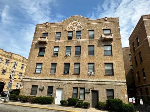 144 Old Bergen Rd #D2, Jersey City, NJ 07305