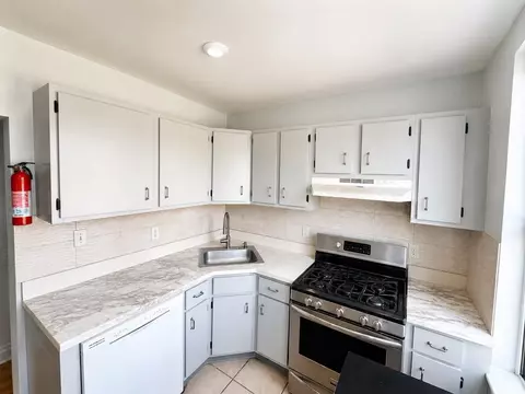 144 Old Bergen Rd #D2, Jersey City, NJ 07305