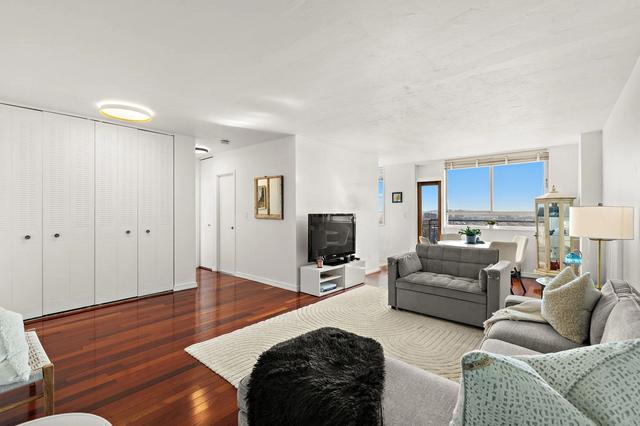 100 Manhattan Ave #2115, Union City, NJ 07087