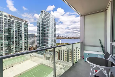 20 Newport Pkwy #1812, Jersey City, NJ 07310