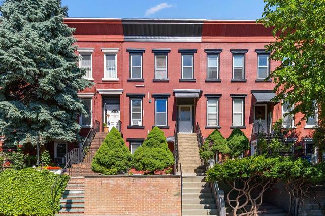 19 Whitman Ave, Jersey City, NJ 07306